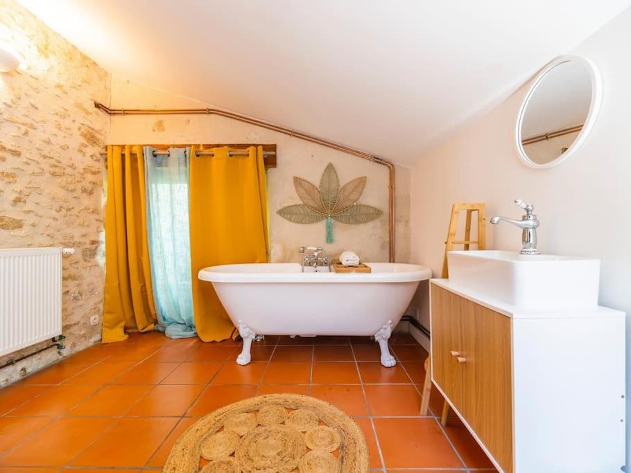 Le Grand Franc Gite Cosy Proche Tous Commerces Tonnay-Charente ภายนอก รูปภาพ